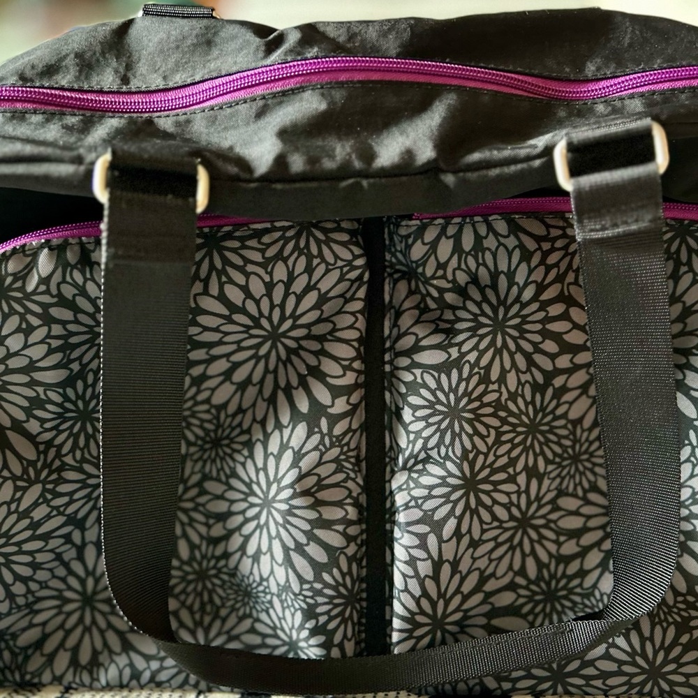 Baggallini small duffle bag